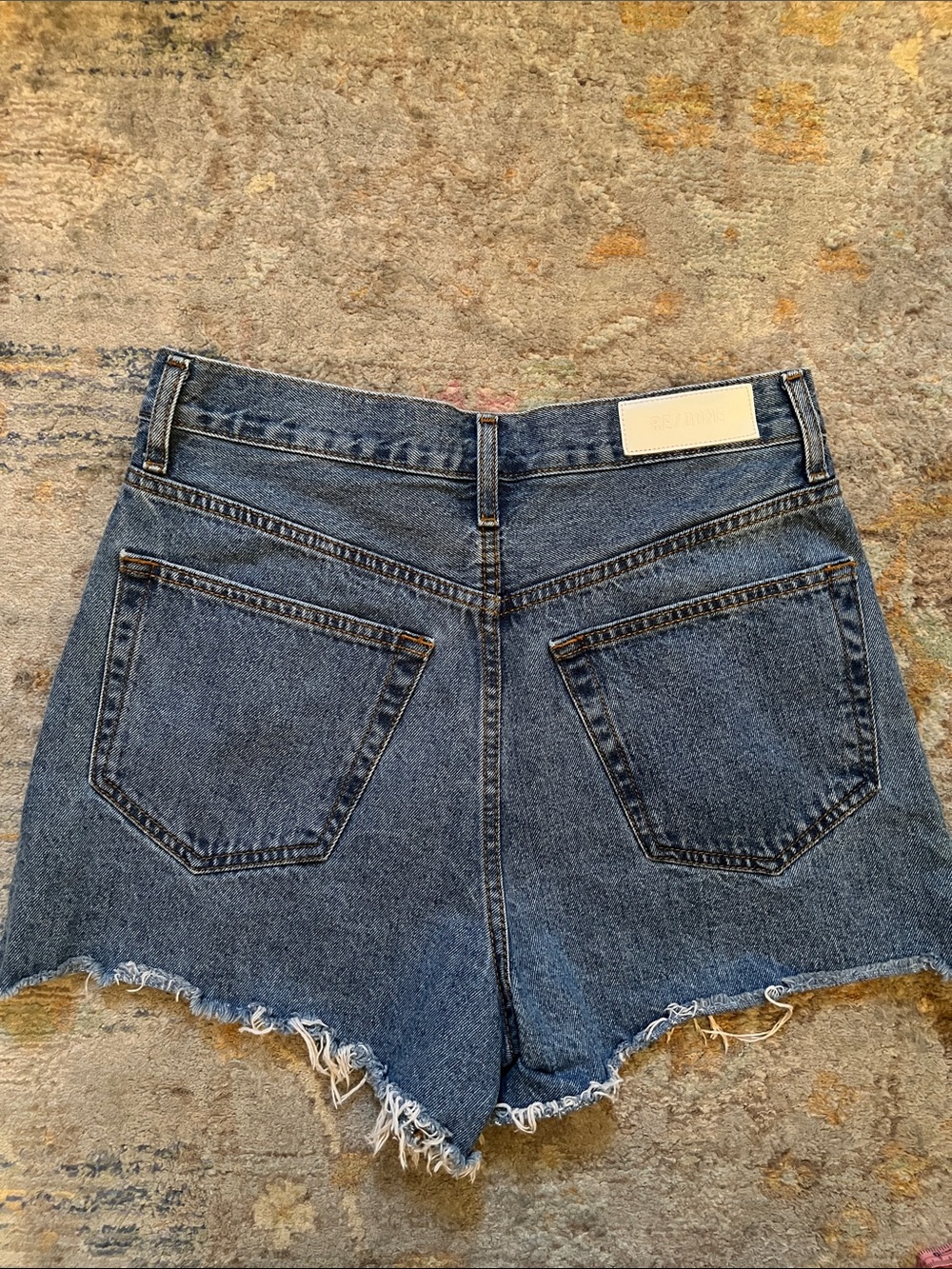 Re/Done 50s cutoff shorts - Dark Blue High-Rise Frayed Denim women’s 28 - Picture 5 of 7